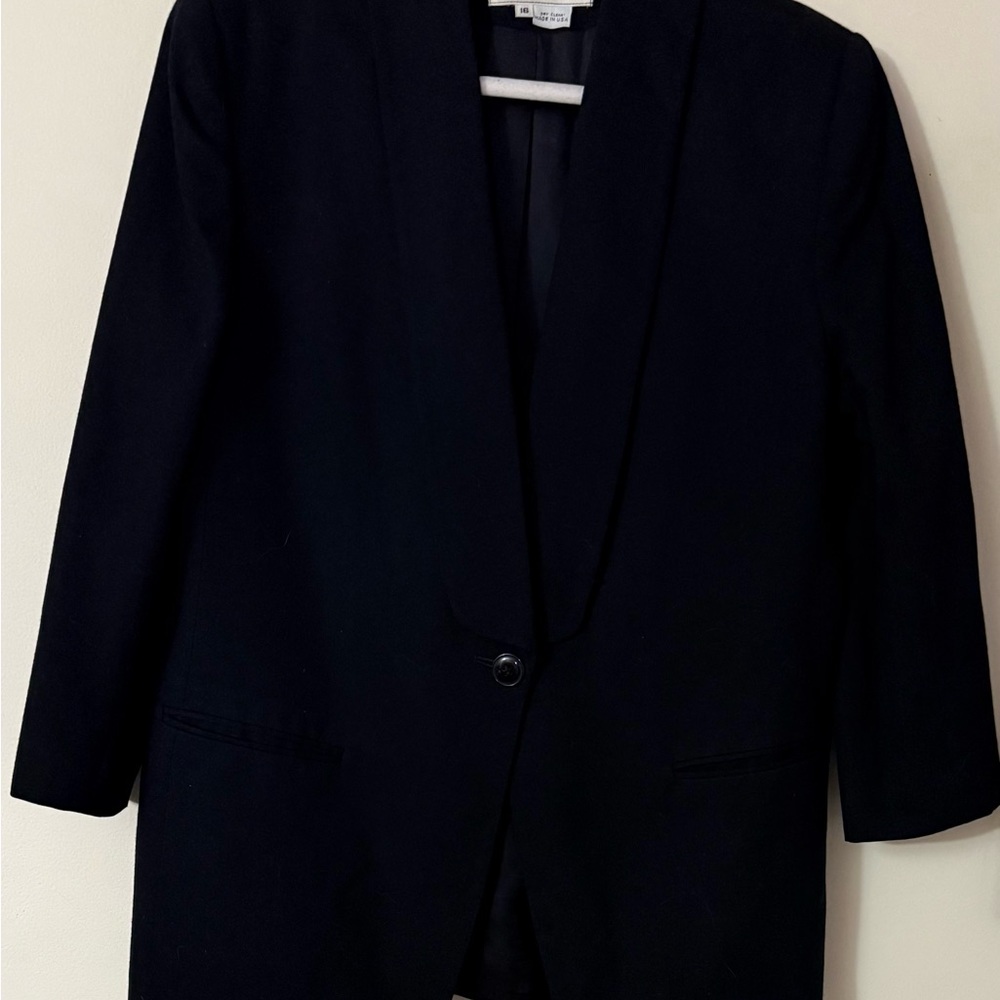 Jones New York 100% Wool Classic Black Blazer, size 16, EUC, Minimalist